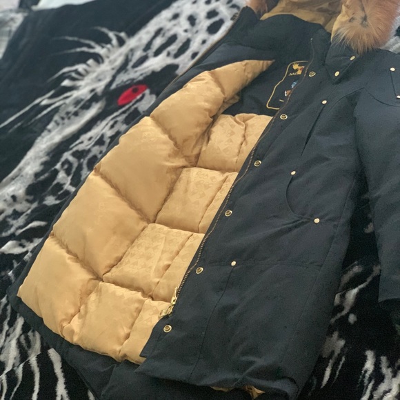 n Women’s Moose Knuckle 3/4 Length Parka BRAND NEW - Picture 2 of 6